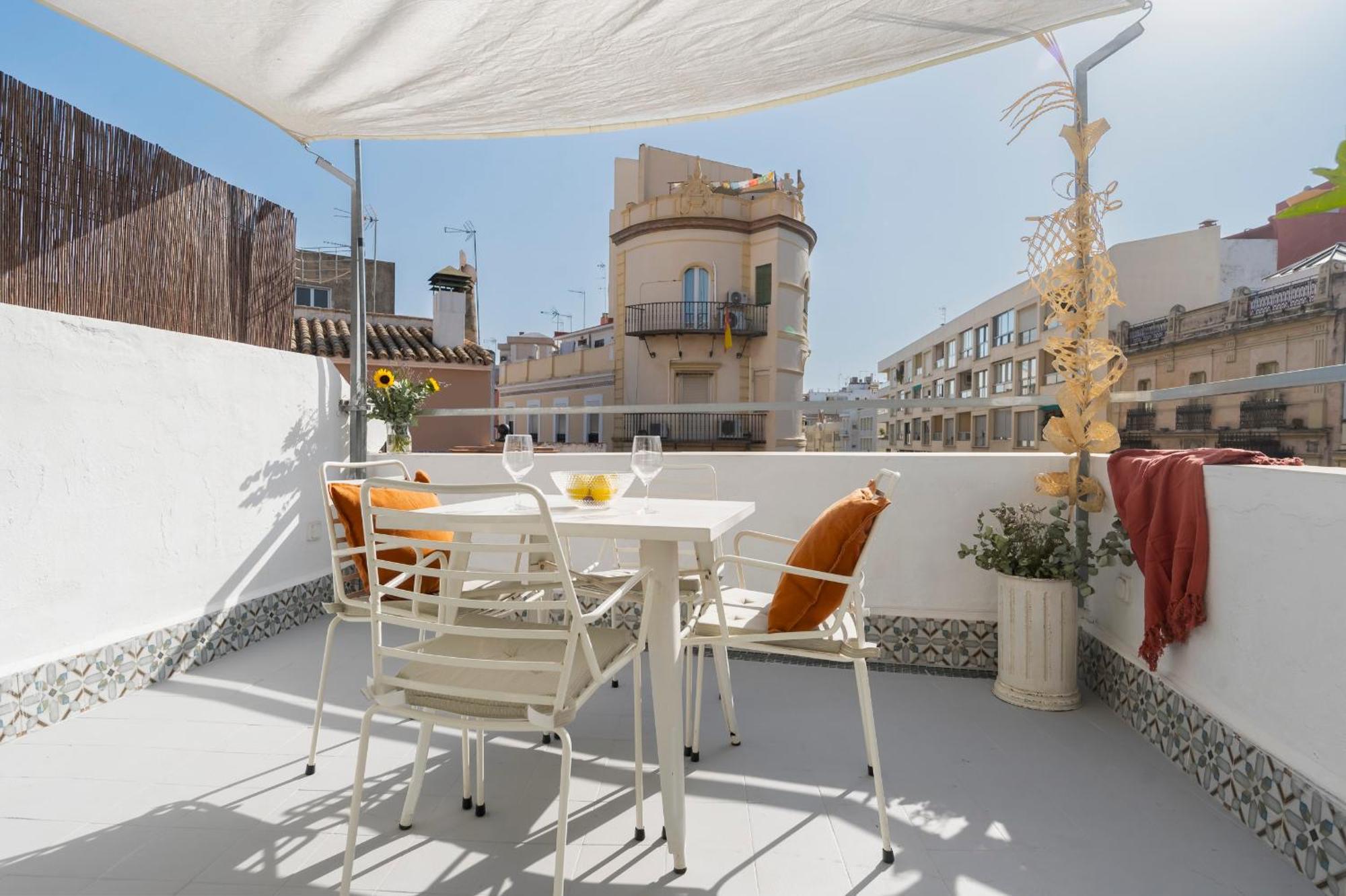 Premium Aft Magdalena * Seville